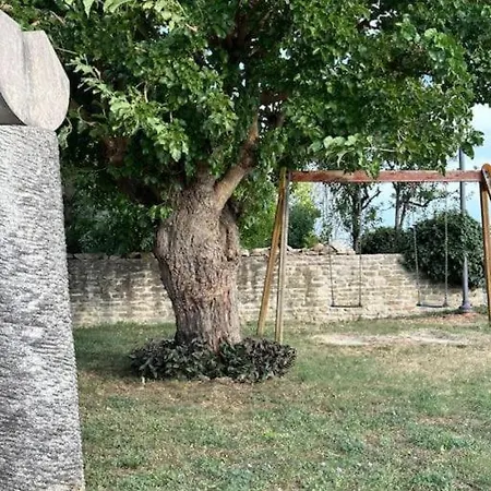Holiday home Bellissimo Borgo Medioevale Panorama, Tranquillita Sant'Ippolito