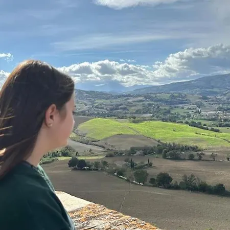 Bellissimo Borgo Medioevale Panorama, Tranquillità Casa de Férias