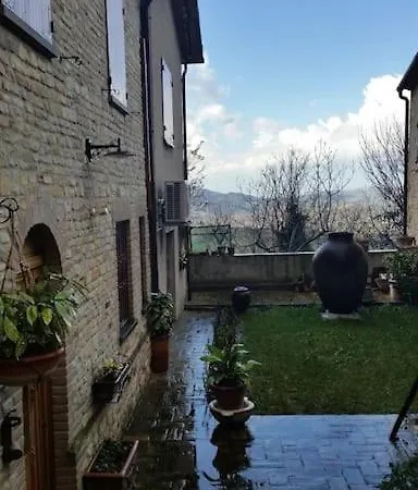 Bellissimo Borgo Medioevale Panorama, Tranquillità Casa de Férias *