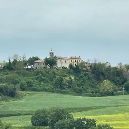Bellissimo Borgo Medioevale Panorama, Tranquillità * SantʼIppolito