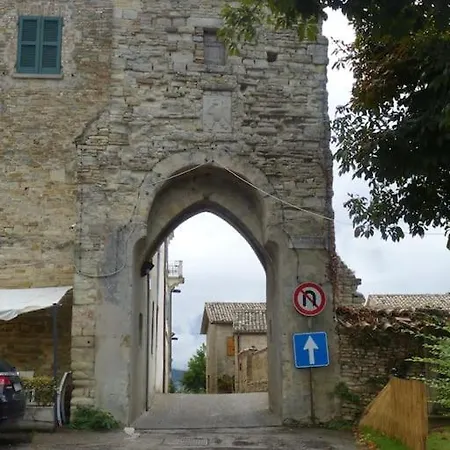 Bellissimo Borgo Medioevale Panorama, Tranquillità * SantʼIppolito