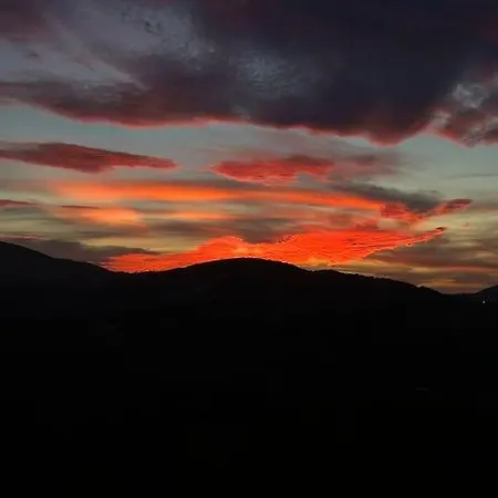 Vakantiehuis Bellissimo Borgo Medioevale Panorama, Tranquillita *