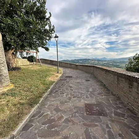 Vakantiehuis Bellissimo Borgo Medioevale Panorama, Tranquillita
