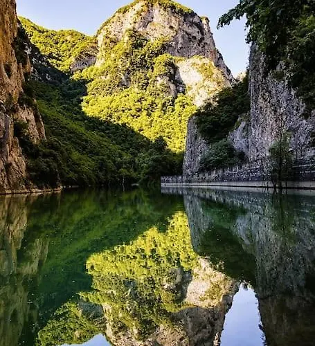 Bellissimo Borgo Medioevale Panorama, Tranquillita