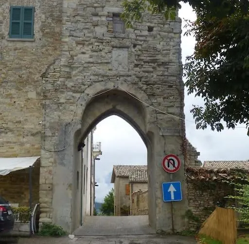 Bellissimo Borgo Medioevale Panorama, Tranquillita * SantʼIppolito